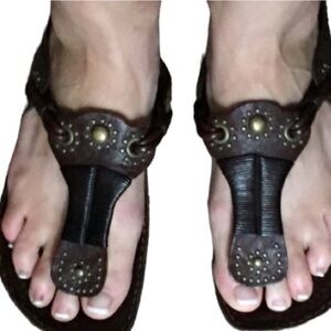 Ash size 10 dark brown Leather thong sandal Brass details